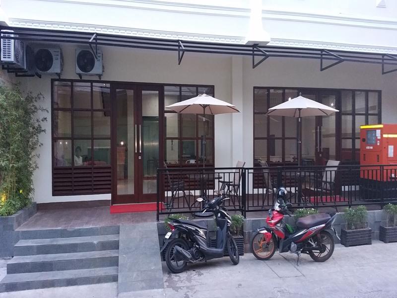 Legenda Beril Hostel Makassar Kültér fotó